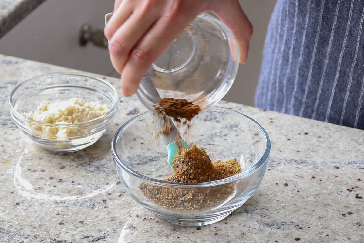making the angara spice mix