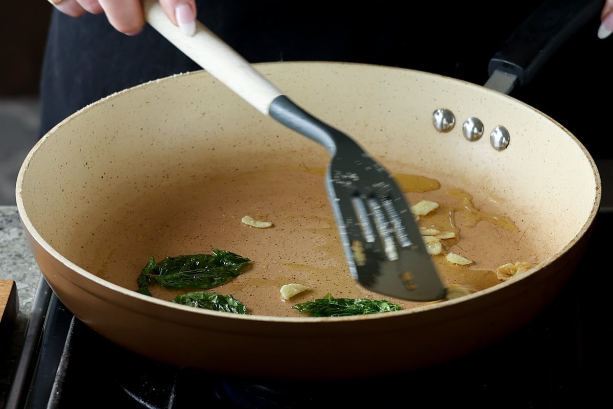 crispy basil and garlic in the pan