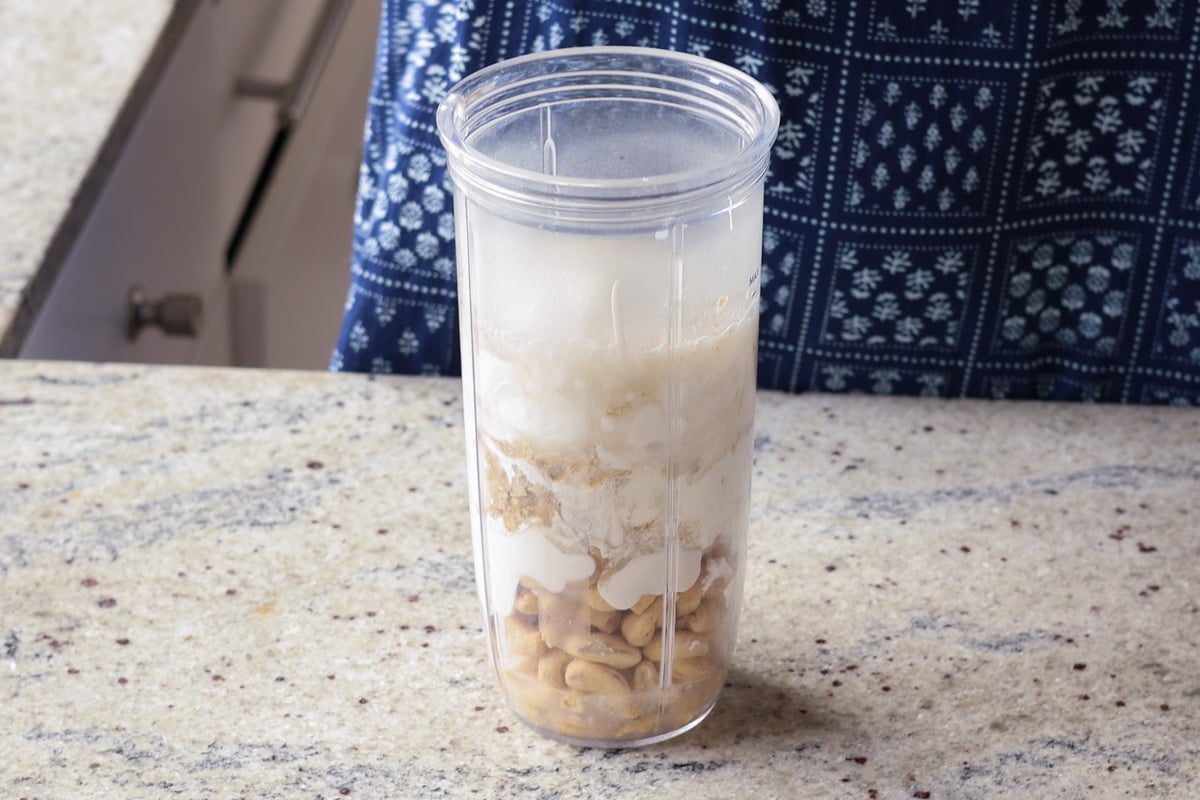 cardamom cream ingredients in the blender