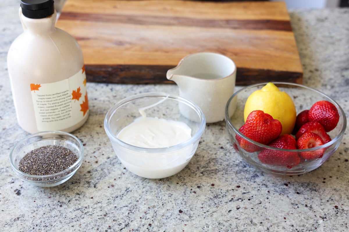 strawberry chia seed pudding ingredients
