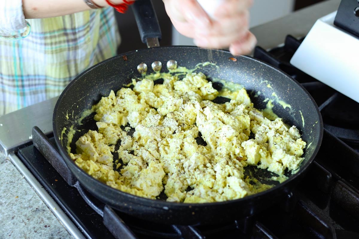 seasoning tofu with black pepper
